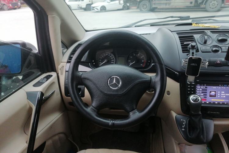 Used Mercedes-Benz Vito 2011 2.5L 7-seater executive version Steering Wheel