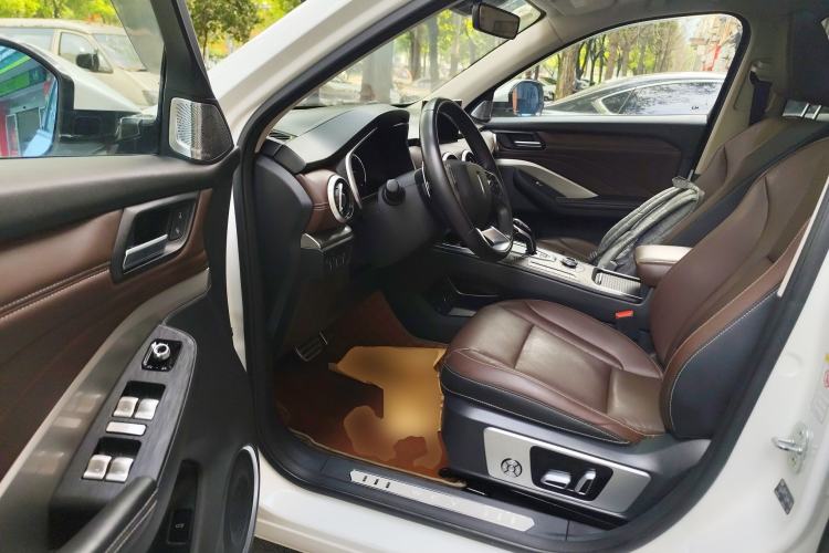 Used Wey VV6 2018 2.0T Two-Wheel-Drive Ultra-Luxury Version China V Standard
