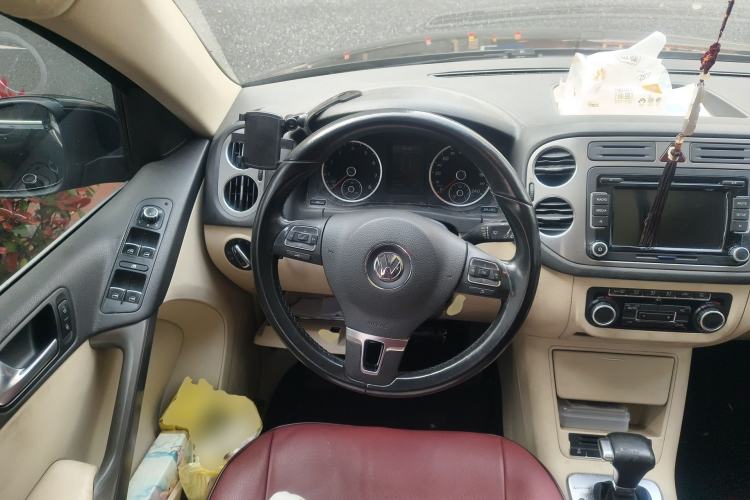 Used Volkswagen Tiguan 2010 1.8TSI Automatic All-Wheel-Drive Elite Edition Steering Wheel