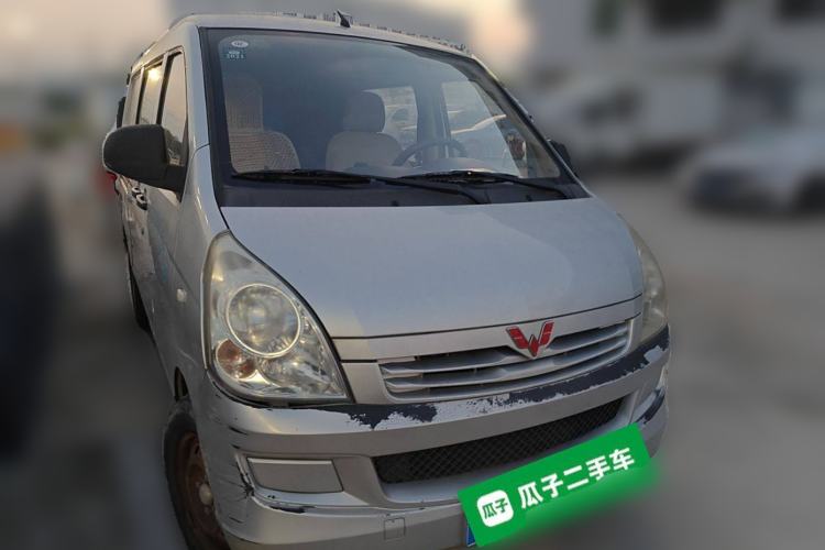 Used Wuling Rongguang 2019 1.2L S Van Standard Model with 5 Seats Front Right 45 Deg