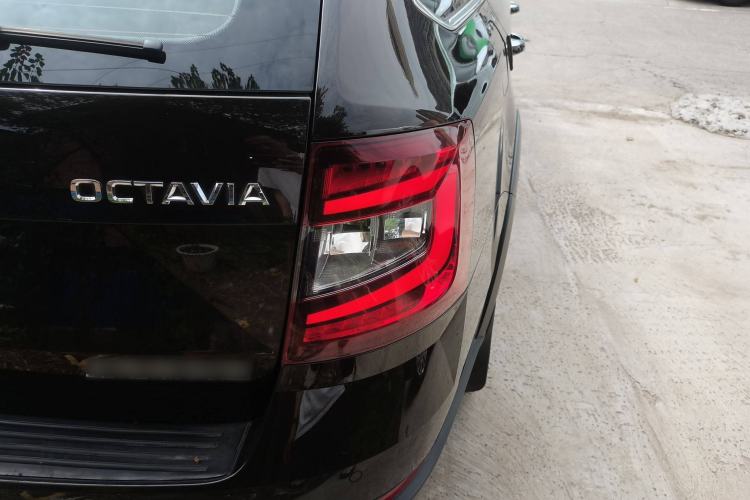 Used Skoda Octavia 2018 Station Wagon TSI230 DSG Luxury Edition
