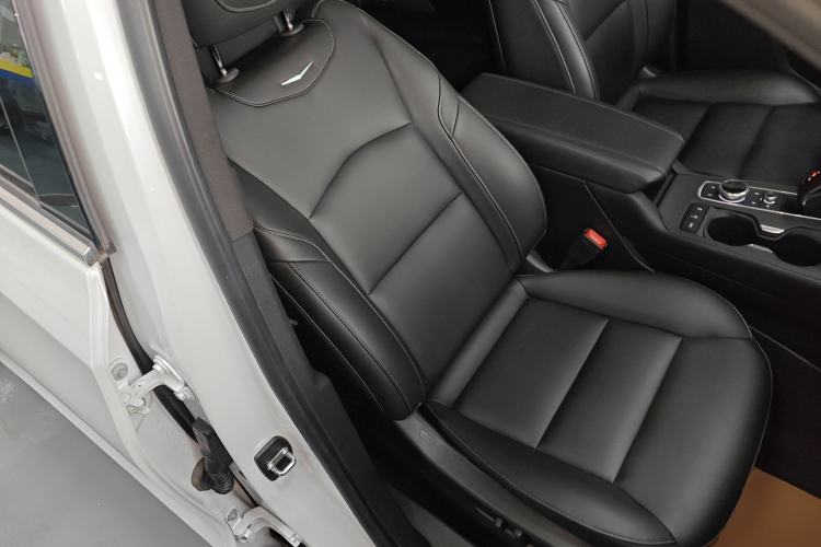 Used Cadillac XT4 2018 28T Two-Wheel Drive Leading Version