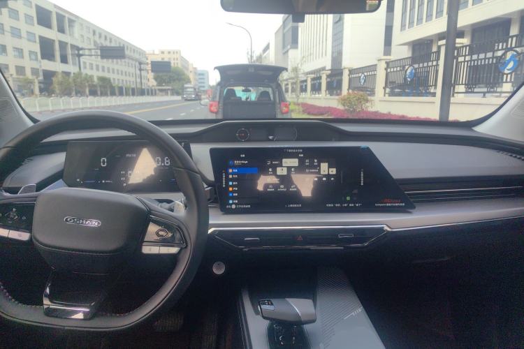 Used CHANGAN OSHAN Z6 2023 Blue Whale 1.5T DCT Luxury Model
