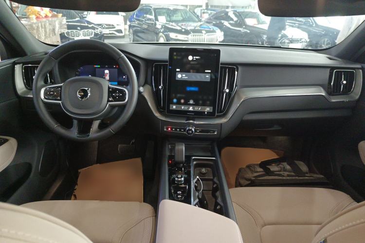 Used Volvo XC60 2026 B5 4x4 Smart Luxury Edition