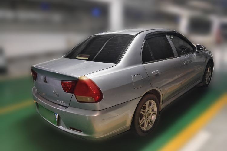 Used Soueast V3 Lingyue 2010 Revised Version 1.5L Manual Comfort Edition Rear Right 45 Deg