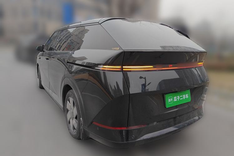 Used XPeng X9 2024 610 Long-Range Pro Rear Left 45 Deg