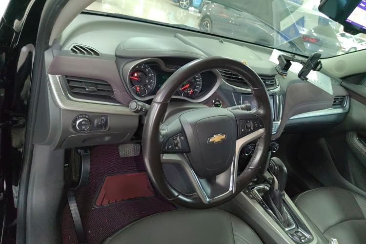 Used Chevrolet Malibu 2017 1.5T Automatic Luxury Edition Center Console