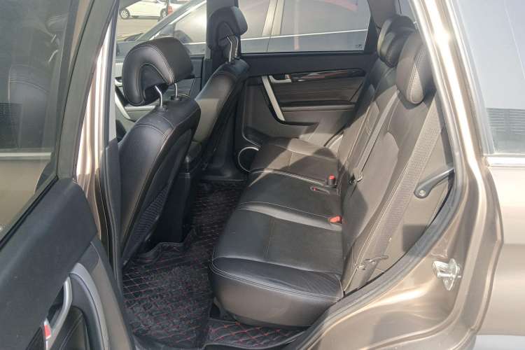 Used Chevrolet Captiva 2017 2.4L 4x4 Flagship Edition 7-Seater