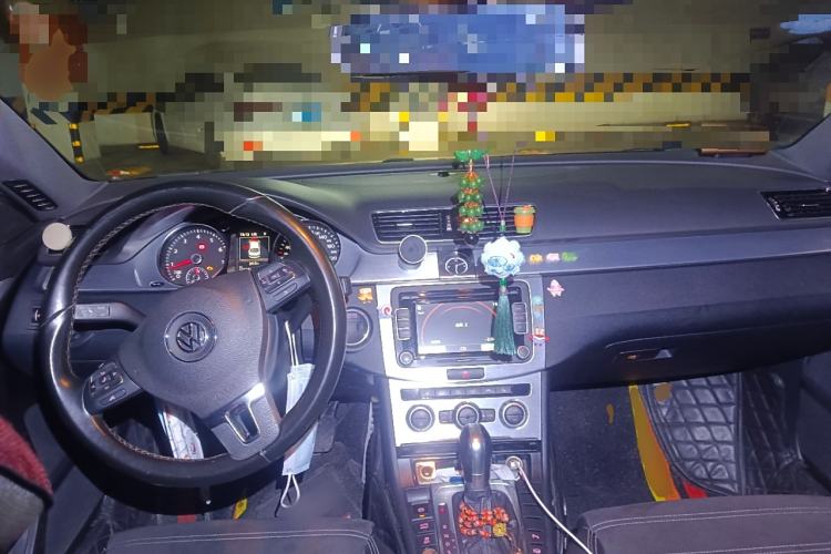 Used Volkswagen FAW-Volkswagen CC 2015 2.0 TSI Luxury Model Center Console