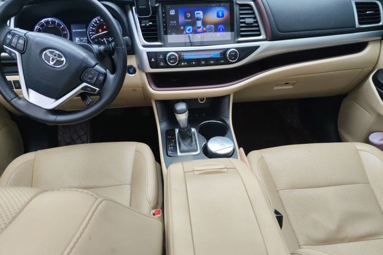 Used Toyota Highlander 2017 2.0T Four-Wheel Drive Luxury Edition 7 Seats Center Console