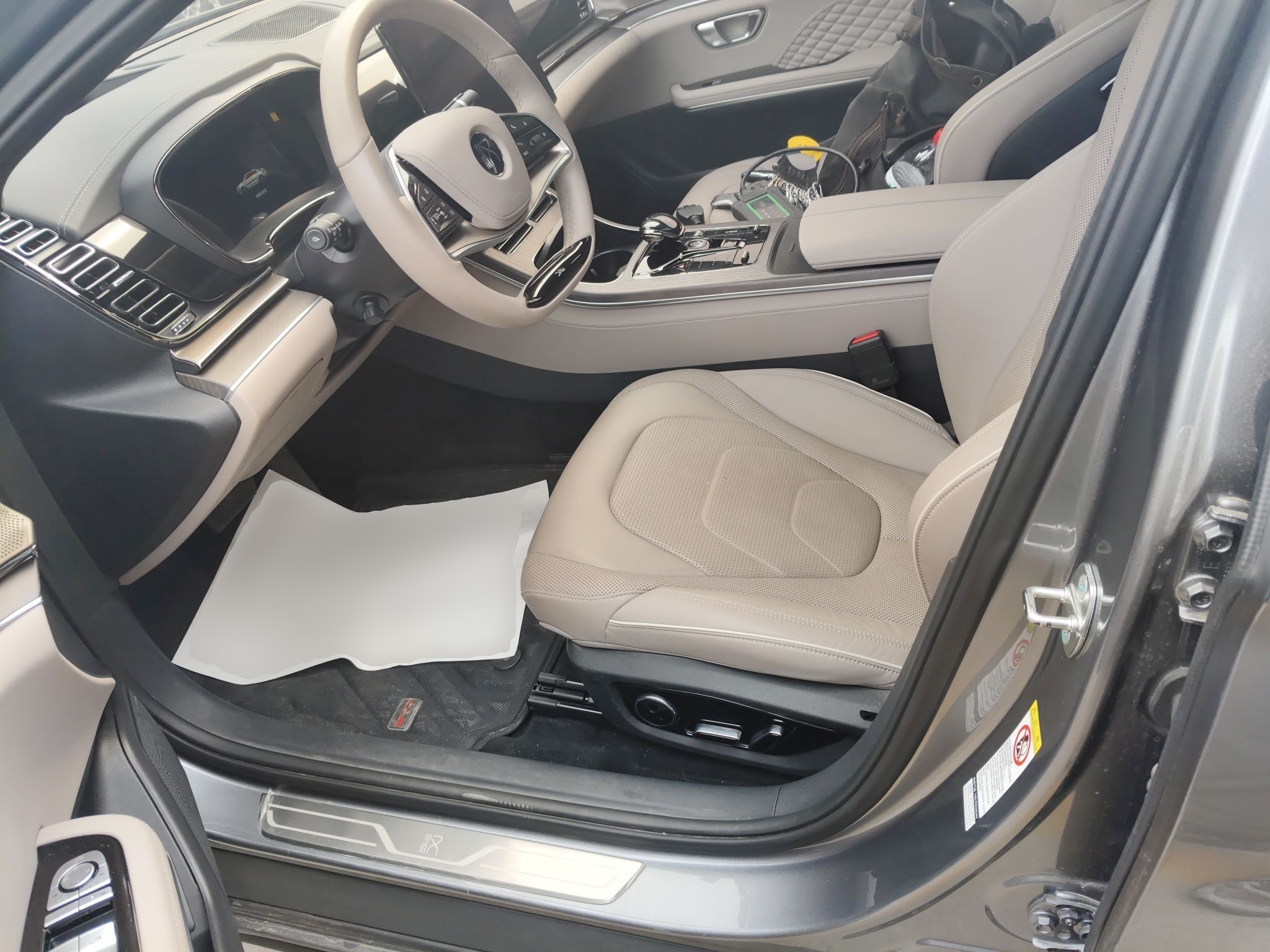 Переднее сиденье в автомобиле