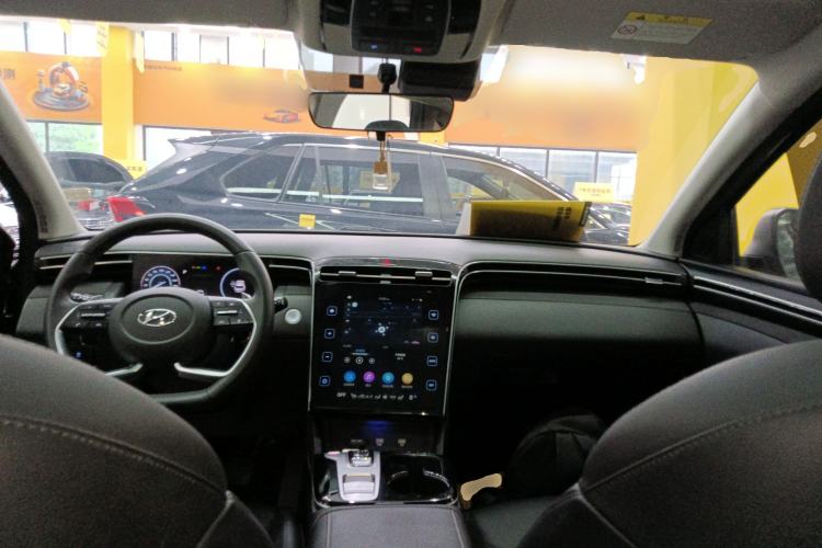 Used Hyundai Tucson 2022 Tucson L 2.0L Hybrid · Flagship Edition Center Console