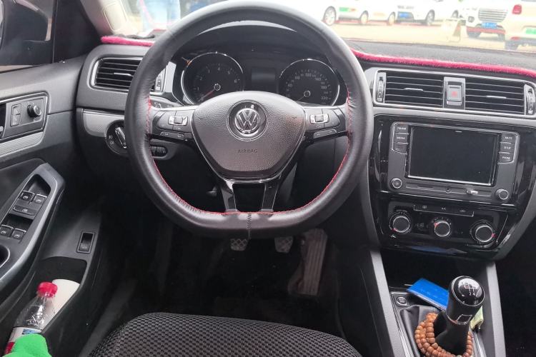 Used Volkswagen Sagitar 2017 1.6L Manual Comfort Model Steering Wheel