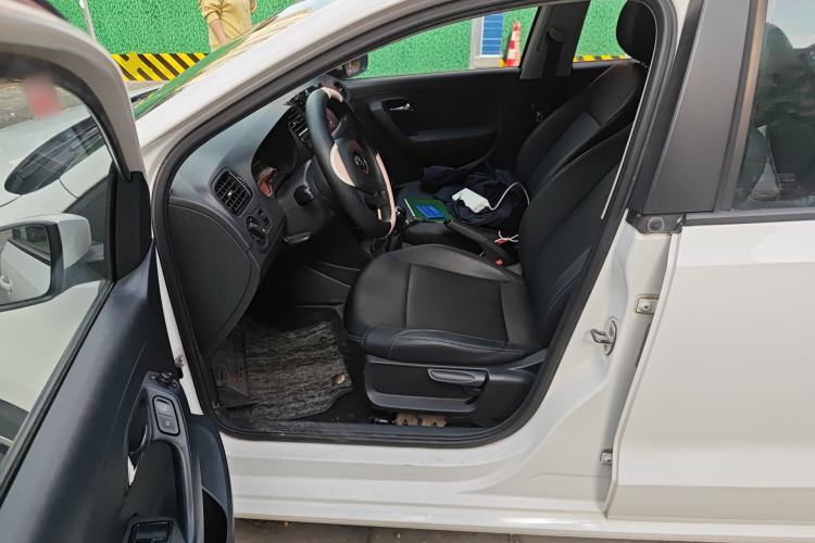 Used Volkswagen Polo 2014 1.4L Manual Fashion Edition Driver Seat