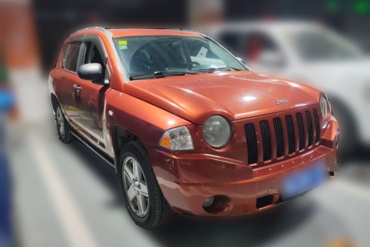Used Jeep Compass 2007 2.4L four-wheel drive sport version Front Right 45 Deg