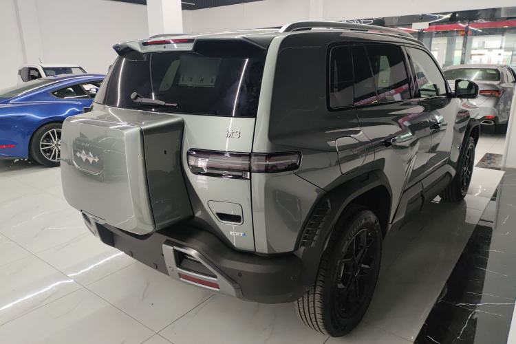 Used Formula Leopard Titanium 3 2025 501 km Range Rear-Wheel Drive Intelligent Driving Max Edition