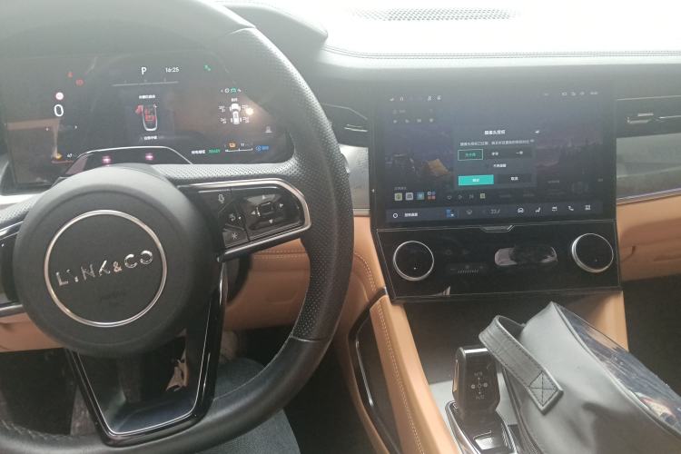 Used Lynk & Co 09 EM-P 2023 2.0TD EM-P Long-Range Version PM Six-Seater Center Console