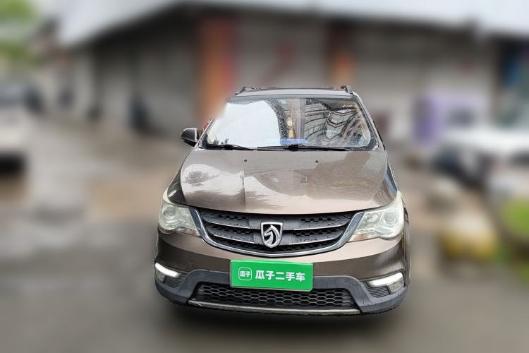 Used Baojun 730 2014 1.5L manual luxury trim 7 seats