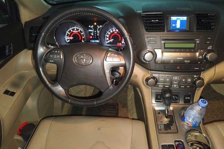 Used Toyota Highlander 2009 2.7L Two-Wheel Drive 7-Seater Luxury Edition
