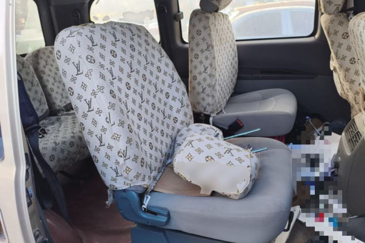 Used FORTHING Lingzhi 2014 V3 1.5L 7-Seater Standard Model II Left Rear Seat