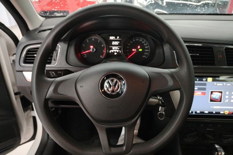 Used Volkswagen Lavida 2018 Classic 1.5L Automatic Fashion Edition China VI Standard