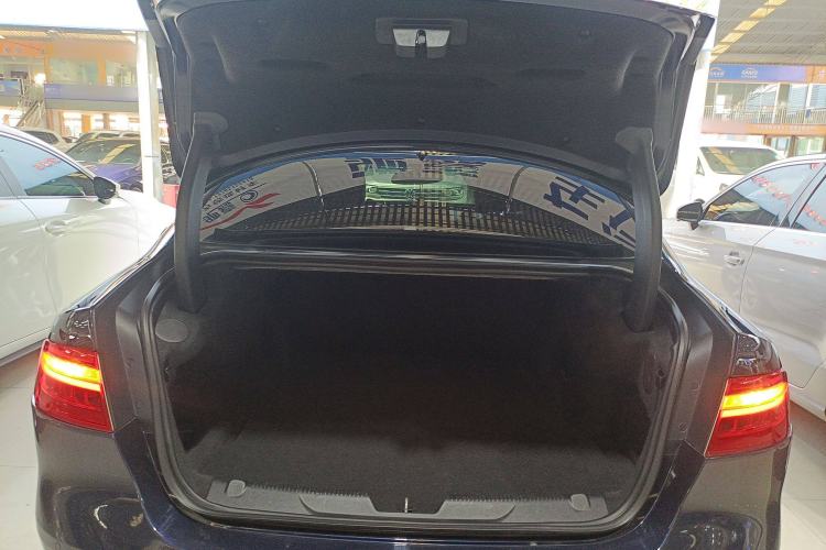 Used Jaguar XE 2017 2.0T 200 PS R-Sport
