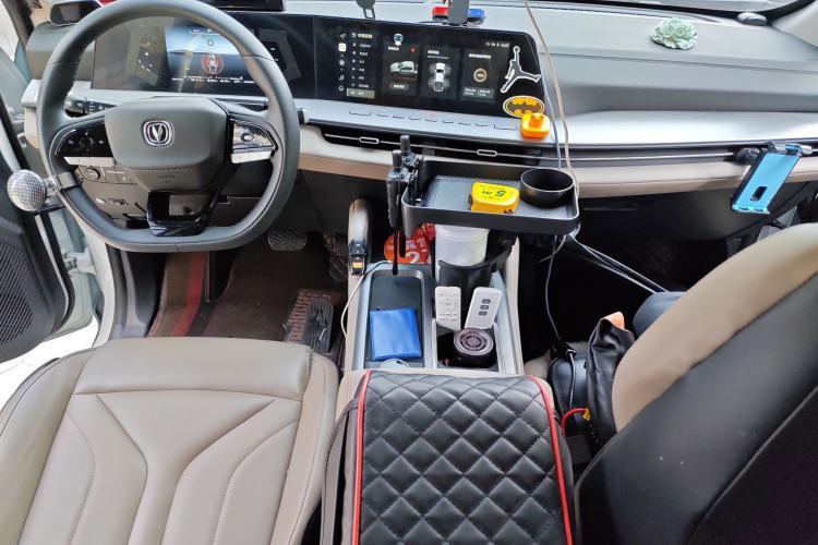 Used CHANGAN Hunter 2024 Knight Edition Flagship Model Dual-Motor All-Wheel Drive Standard Box
