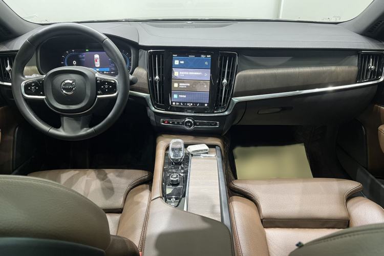 Used Volvo S90 2024 B5 Zhiyuan Luxury Edition
