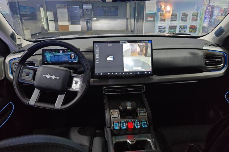 Used Formula Leopard Titanium 3 2025 501 km Range Rear-Wheel Drive Intelligent Driving Max Edition Center Console