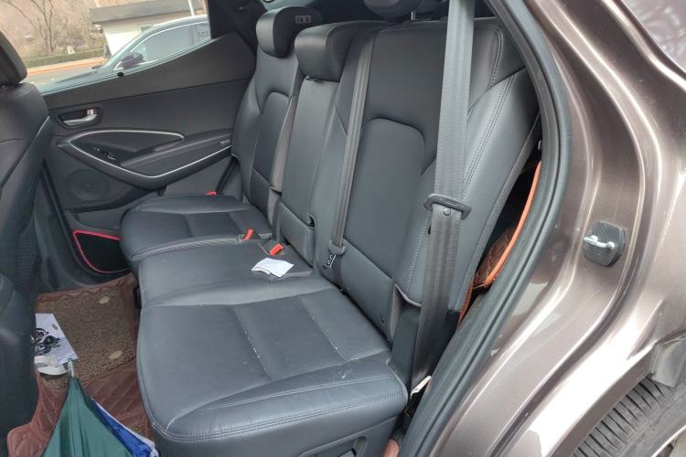 Used Hyundai Santa Fe 2015 2.0T Automatic 4x4 Top-Grade 7-Seater