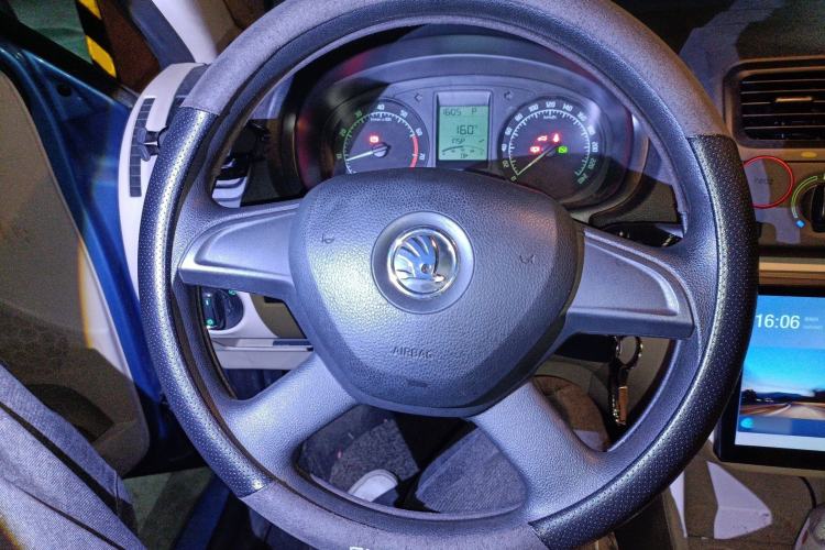 Used Skoda Fabia 2014 1.4L Automatic Crystal Edition Steering Wheel
