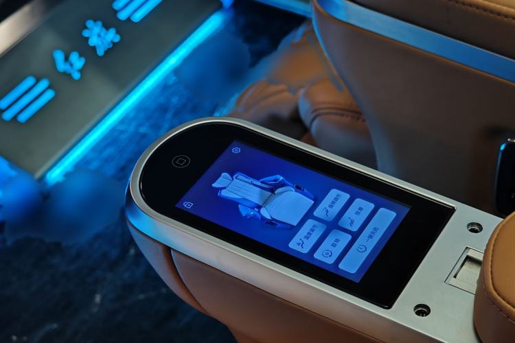 Used Hongqi HQ9 2023 2.0T Smart Connect Flagship Edition Interior 10