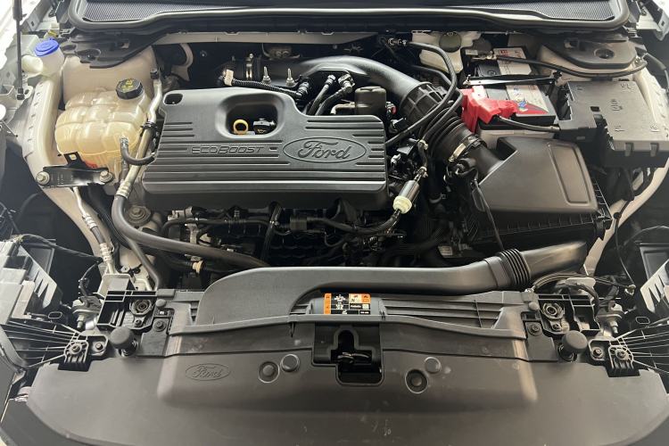 Used Ford EVOS 2022 EcoBoost 245 Sport Edition Interior 10