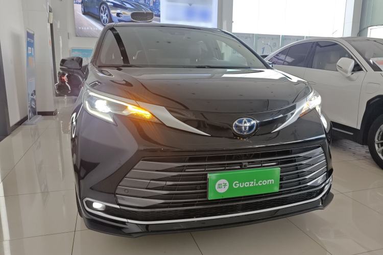 Used Toyota SIENNA 2023 2.5L Hybrid Deluxe Edition
