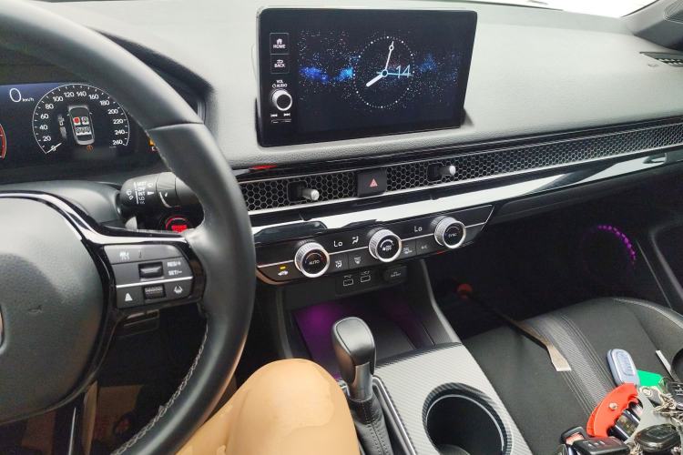 Used Honda Civic 2022 240TURBO CVT Dynamic Edition Center Console