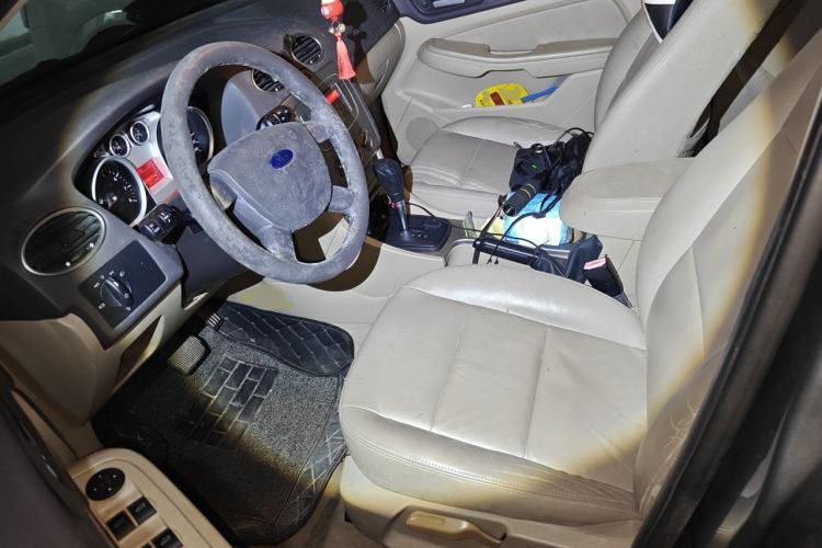 Used Ford Focus 2011 Sedan 1.8L Automatic Fashion Edition
