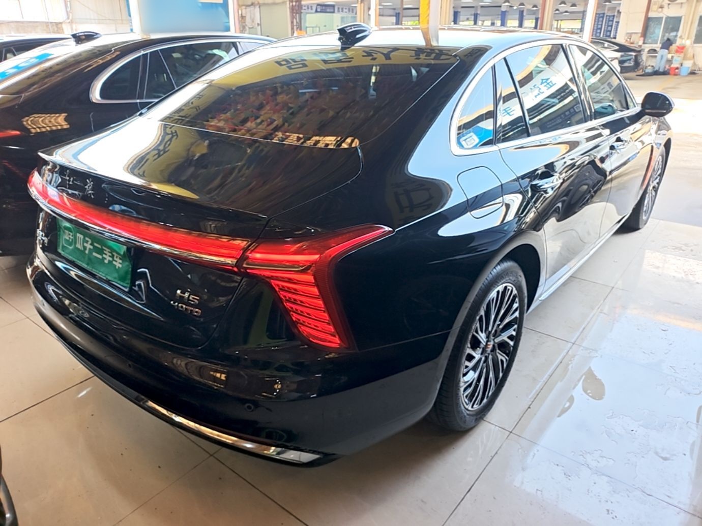 Hongqi H5 2025 2.0T Automatic Flag Edition – 500 000 Units Commemorative Version — снимка 6