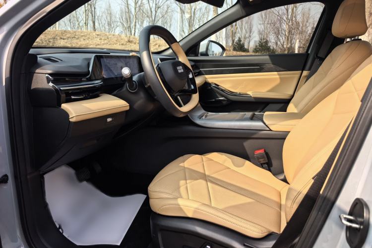 Used Geely Galaxy L6 2023 125km MAX