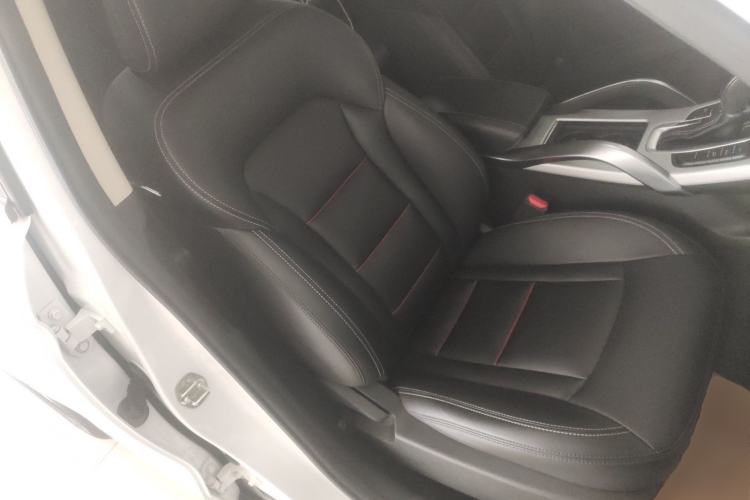 Used Geely Auto Emgrand X7 Sport 2018 1.8TD Automatic Two-Wheel Drive Zhiya Model Right Front Seat