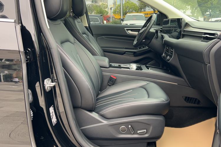 Used Ford Edge 2021 PLUS EcoBoost 245 Two-Wheel-Drive Titanium 7-Seater