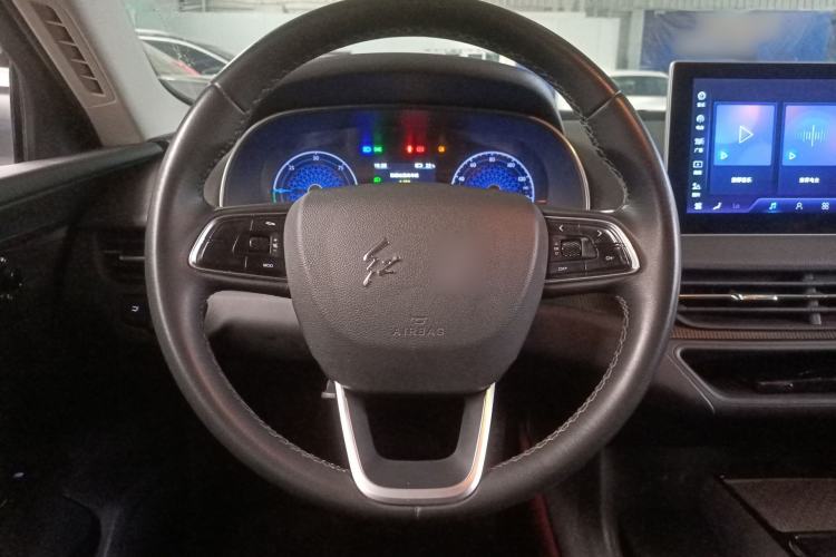 Used Hongqi E-QM5 2023 Base Travel Edition
