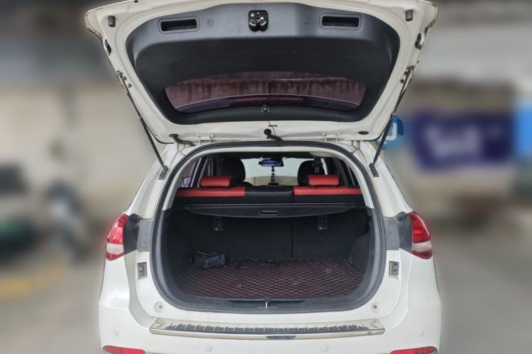 Used Haval H2 2018 Blue-Label 1.5T Dual-Clutch Two-Wheel-Drive Luxury Model Trunk