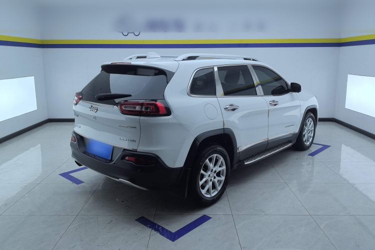 Used Jeep Cherokee 2017 2.0L Superior Edition