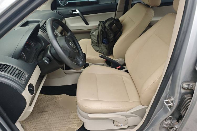 Used Volkswagen Polo 2011 Jingqu 1.6L Manual - Real Cool Edition