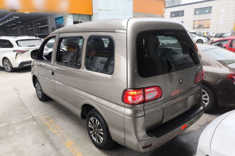 Used FORTHING Lingzhi 2022 M5 1.6L Practical Model 5 Seats Exterior 2