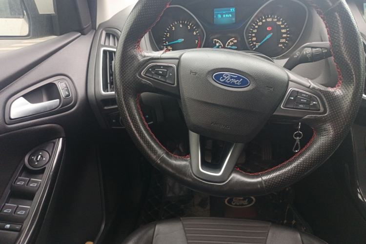 Used Ford Focus 2017 Sedan 1.6L Manual Fashion Edition Smart Drive Version
