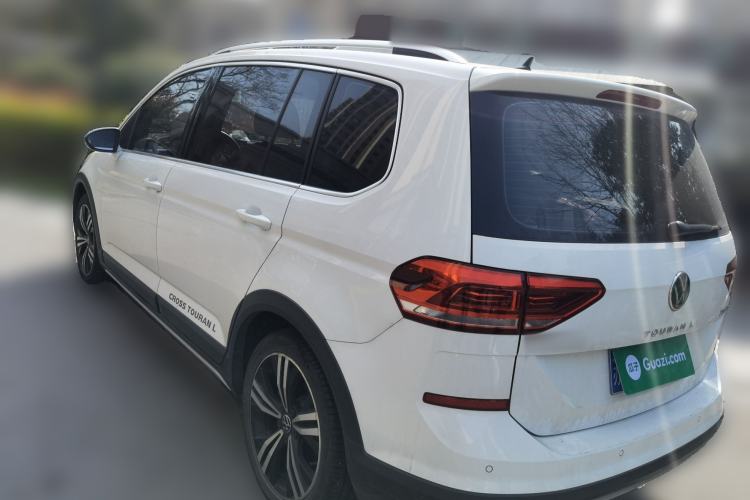 Used Volkswagen Touran 2021 Volkswagen Touran L 280TSI DSG Boundary Edition 7-Seater
