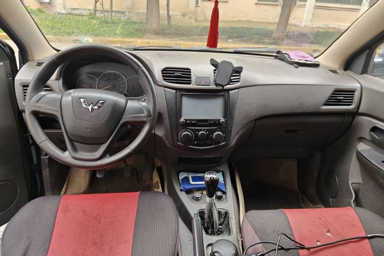 Used Wuling Hongguang 2014 1.2L Standard Model China IV