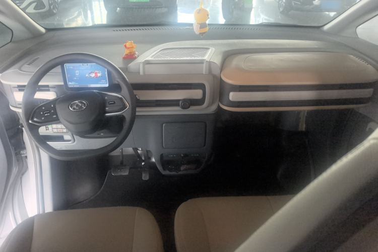 Used SAIC MAXUS Dana V1 2025 Low-Roof Multi-Function Version 42 kWh Center Console