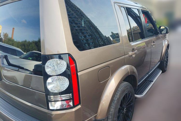 Used Land Rover Discovery 2013 3.0 SDV6 HSE Diesel Edition Rear Right 45 Deg